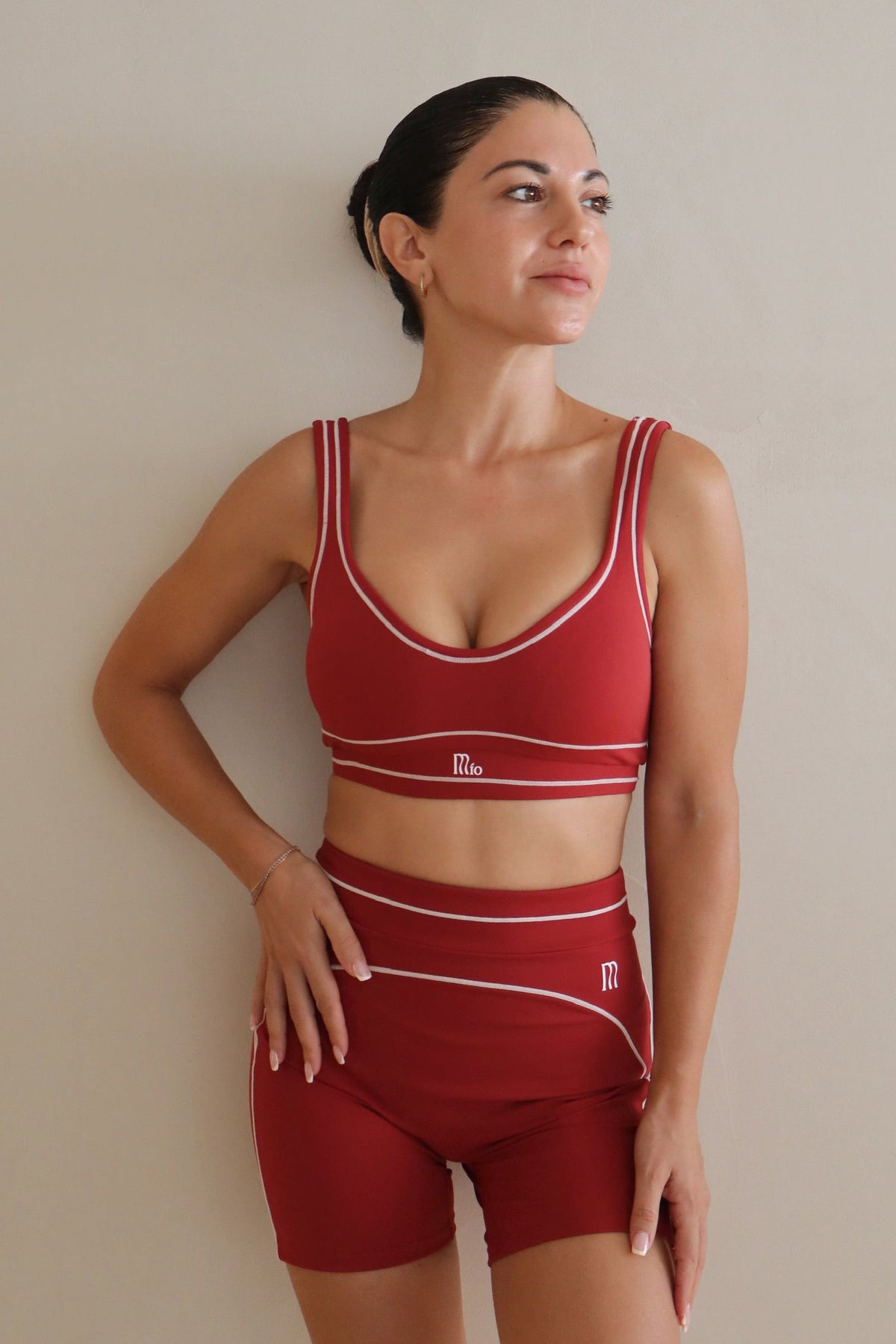 Mío Short Cherry Red